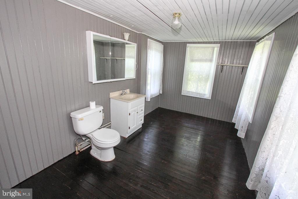16 Old State Road Boyertown, PA 19512 - Photo 16 of 39 Left side laundry & half bath