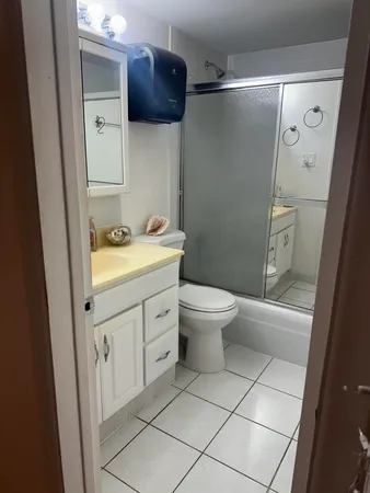 $1,900 | 2565 South Ocean Boulevard, Unit 1030C, Palm Beach, FL 33480