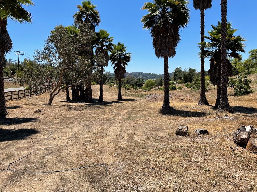 2 Via Vaquero Temecula, CA 92590 - Photo 24 of 28 a view of a backyard of a house