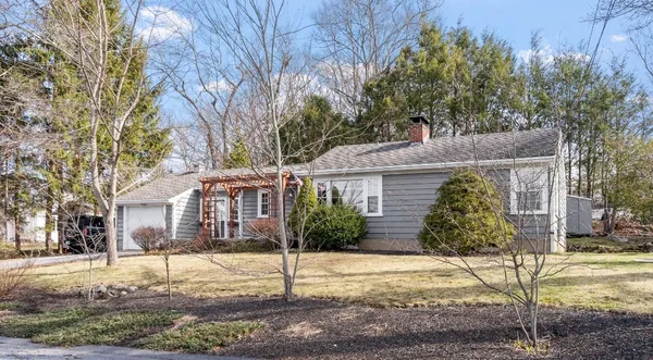 $499,000 | 4 Karen Ann Drive, Smithfield, RI 02917