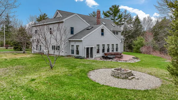 $829,000 | 14 Cal Vista Drive, Dayton, ME 04005
