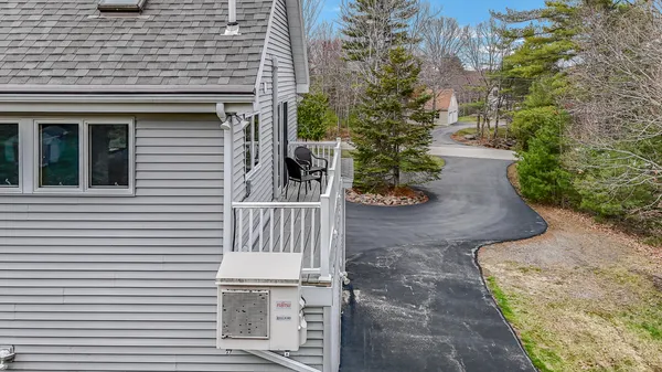 $829,000 | 14 Cal Vista Drive, Dayton, ME 04005
