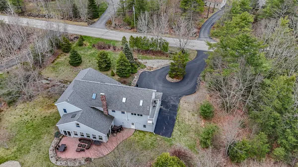 $829,000 | 14 Cal Vista Drive, Dayton, ME 04005
