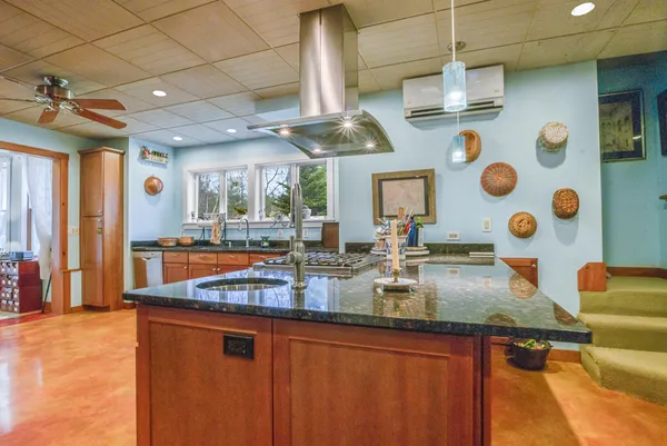 $829,000 | 14 Cal Vista Drive, Dayton, ME 04005