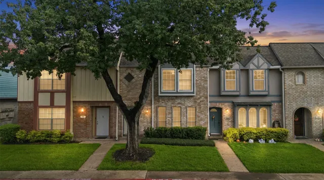 $1,900 | 11002 Hammerly Boulevard, Unit 61, Houston, TX 77043