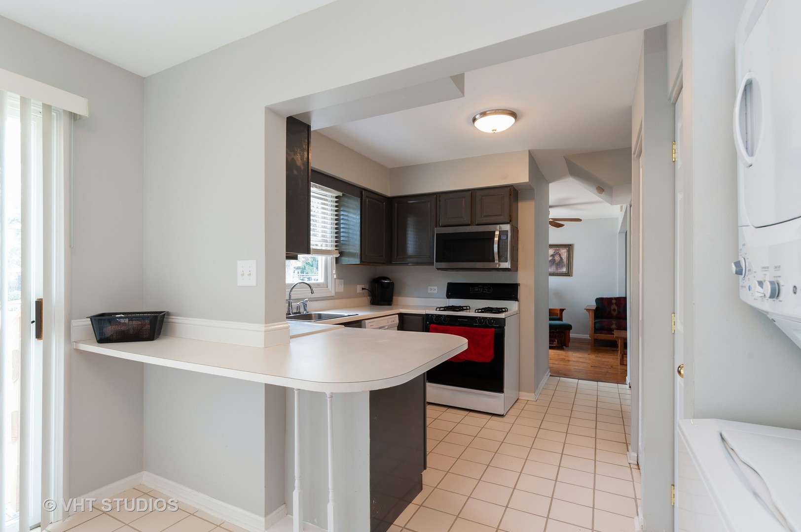 127 Bay Road Fox Lake, IL 60020 - Photo 5 of 17