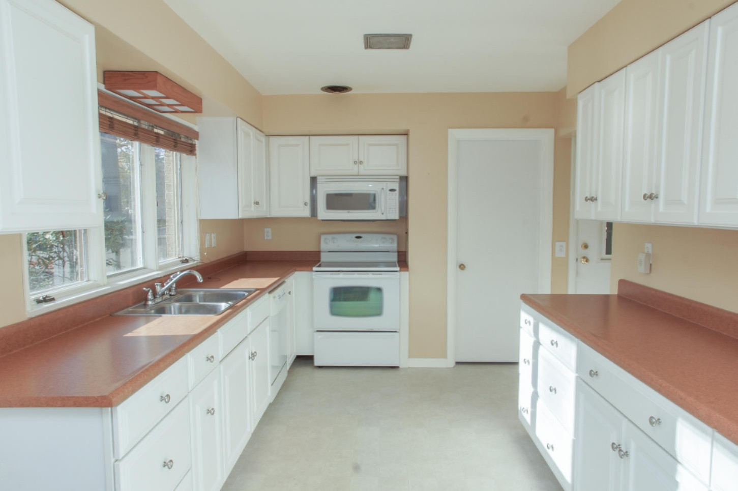 3909 Highgate Road Muskegon, MI 49441 - Photo 16 of 46 16