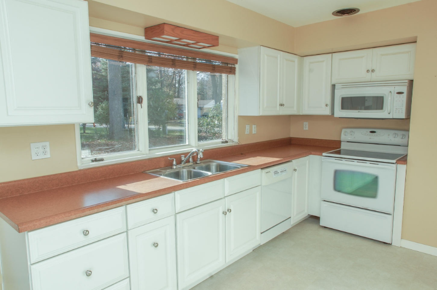 3909 Highgate Road Muskegon, MI 49441 - Photo 17 of 46 17