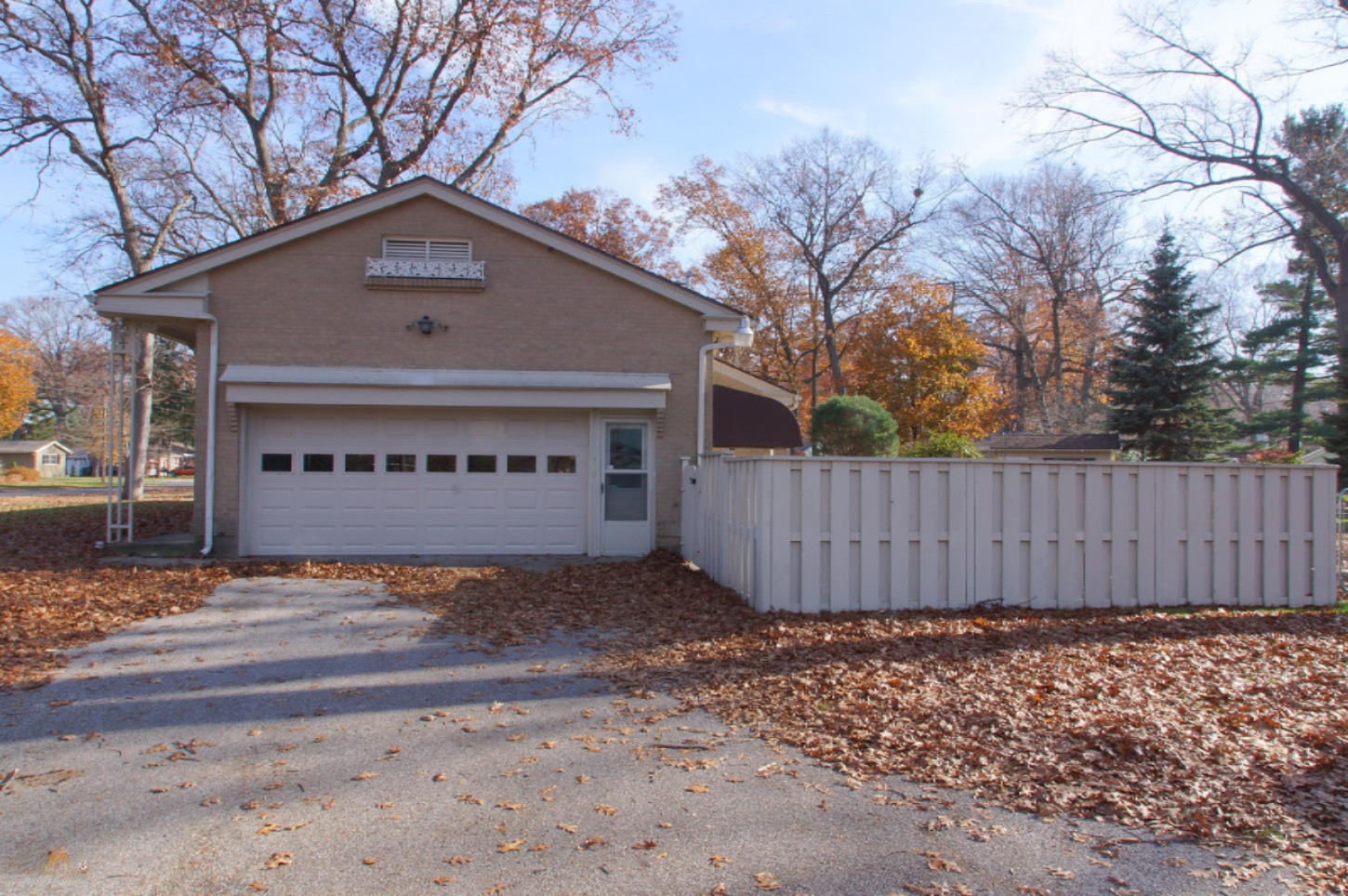 3909 Highgate Road Muskegon, MI 49441 - Photo 5 of 46 5