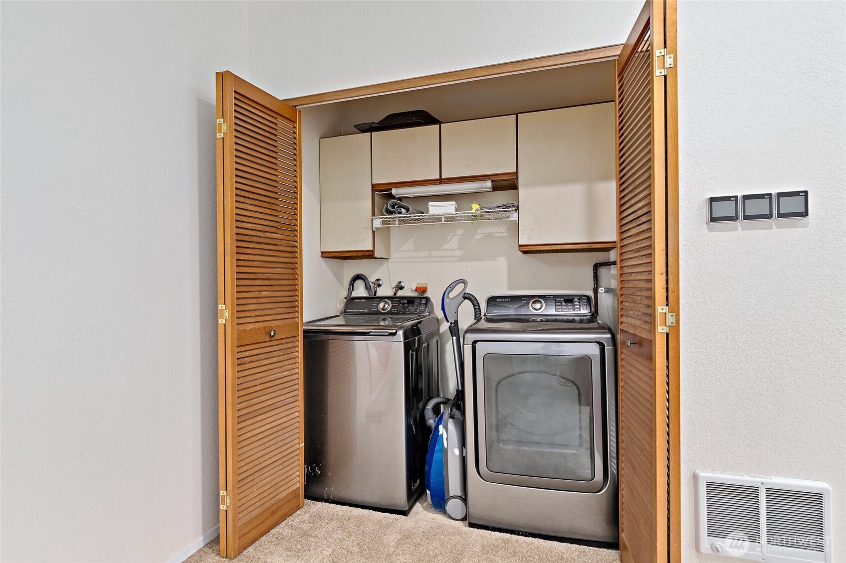 4813 150th Place Southwest Edmonds, WA 98026 - Photo 16 of 28 a utility room with dryer and washer
