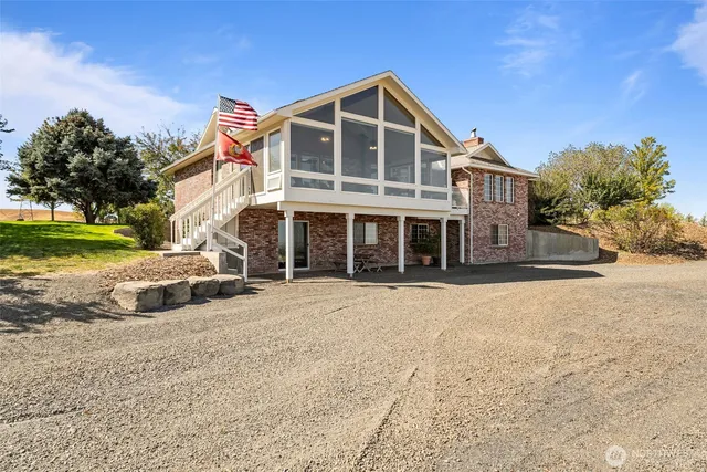 a front view of house with yard