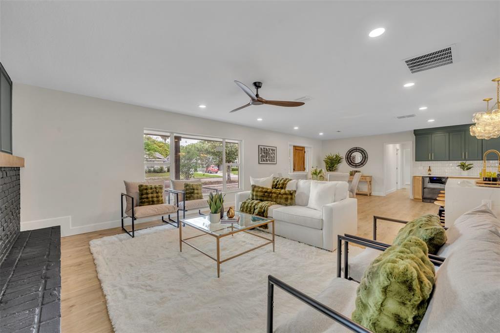 350 Cornwall Road Winter Park, FL 32792 - Photo 8 of 36 a living room with furniture and a large window