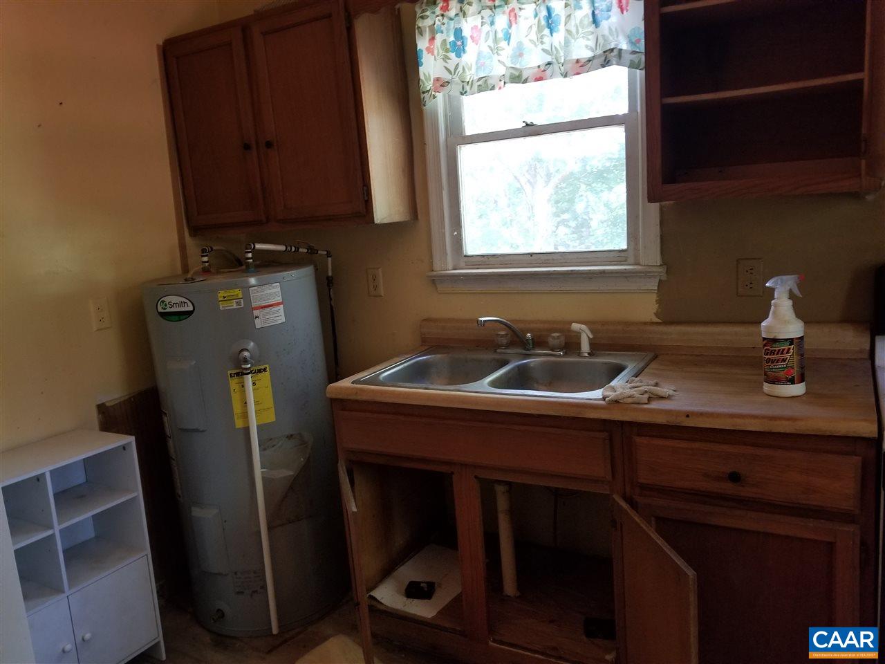 6444 Esmont Road Keene, VA 22946 - Photo 5 of 13 Gallery Image 5