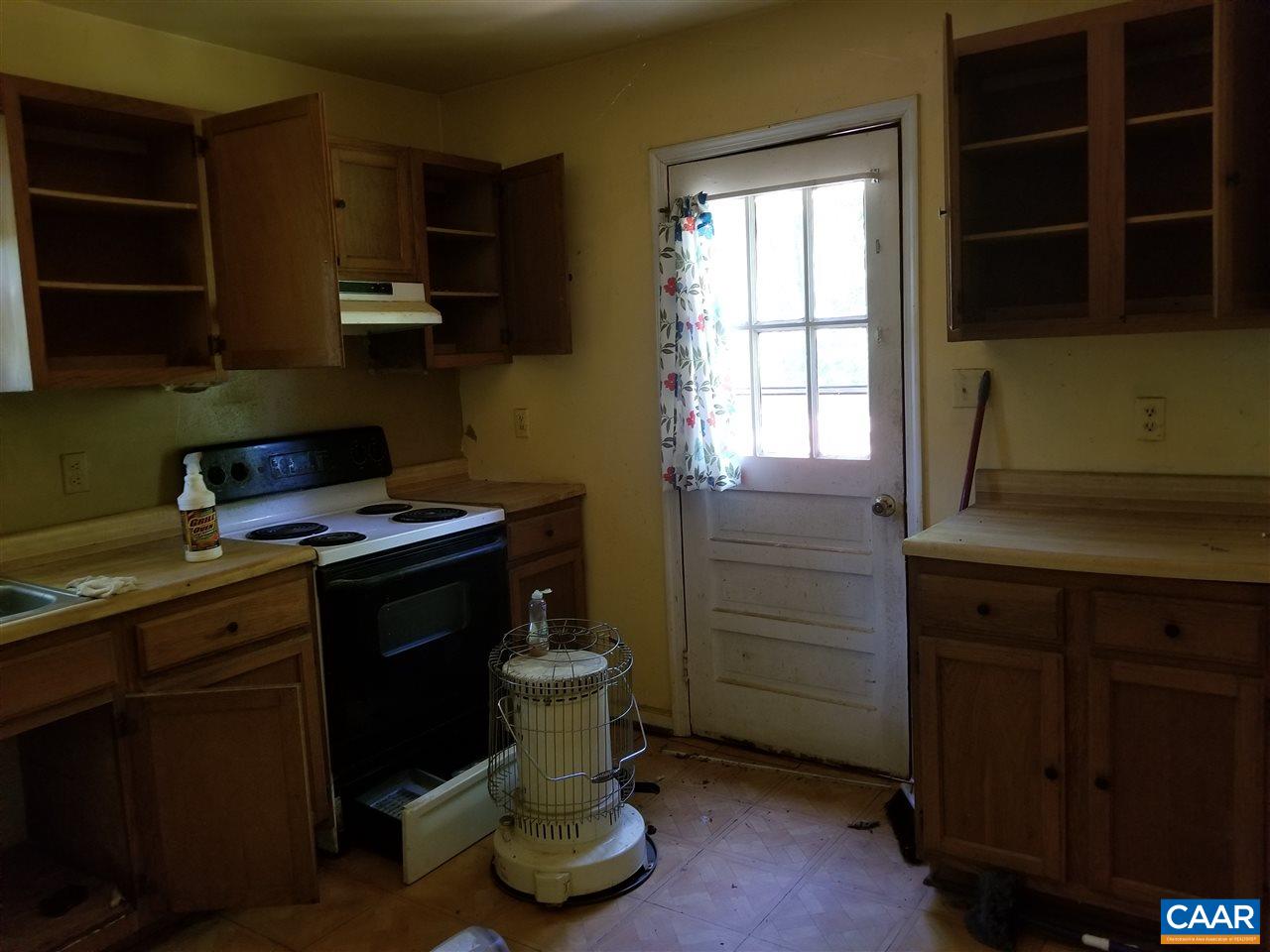 6444 Esmont Road Keene, VA 22946 - Photo 6 of 13 Gallery Image 6
