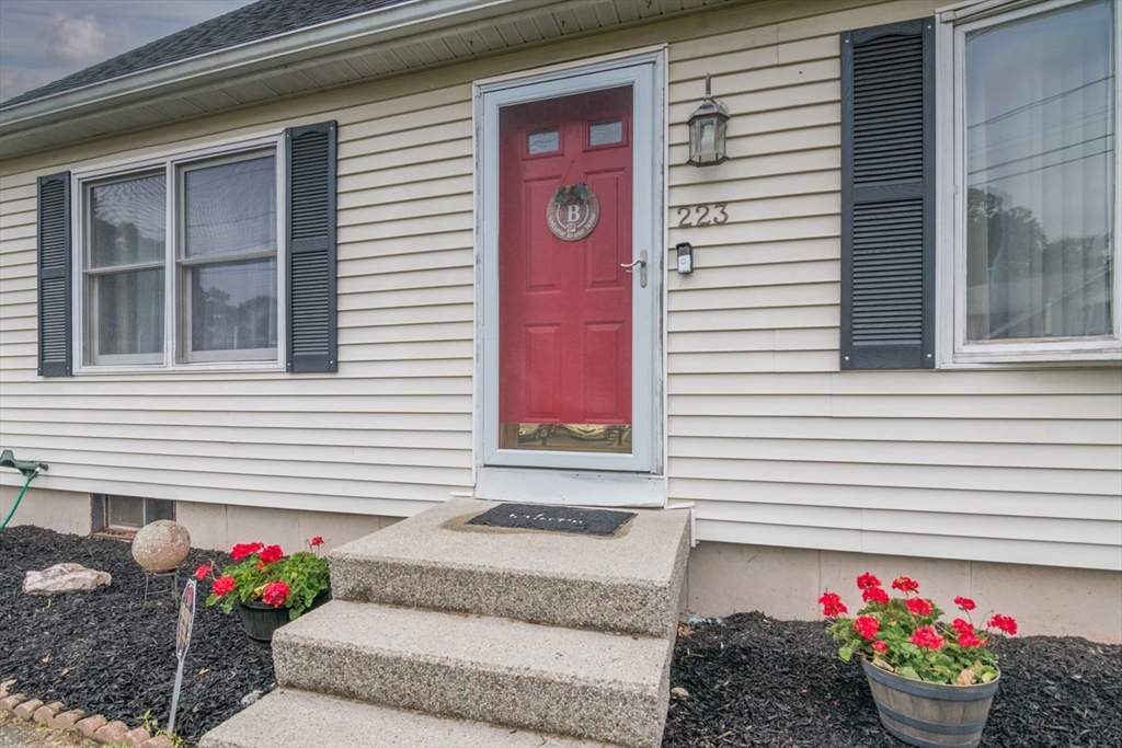 223 Mazarin Street Springfield, MA 01151 - Photo 29 of 32
