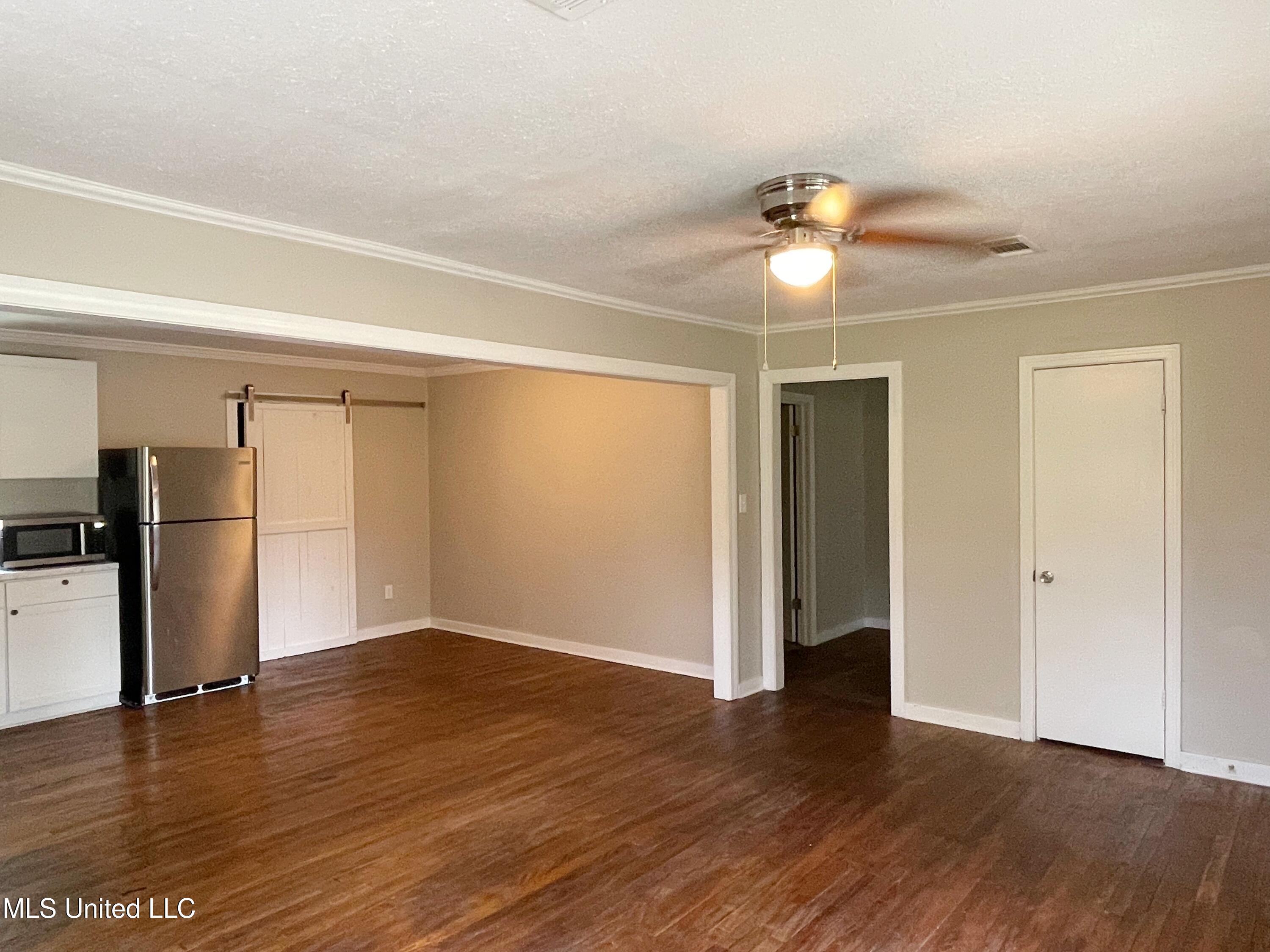 614 Naylor Street Carthage, MS 39051 - Photo 4 of 19 IMG_0522