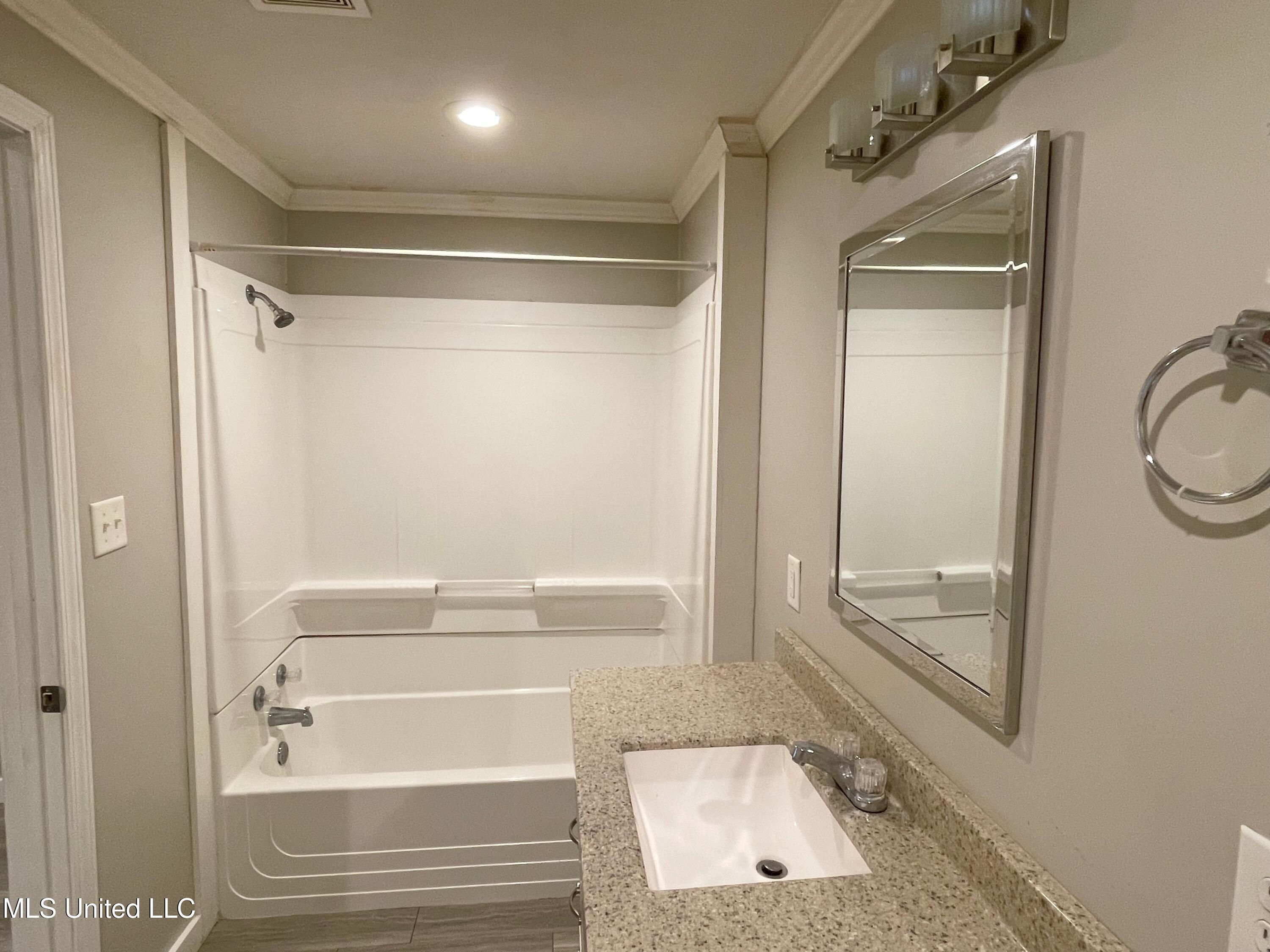 614 Naylor Street Carthage, MS 39051 - Photo 8 of 19 IMG_0516