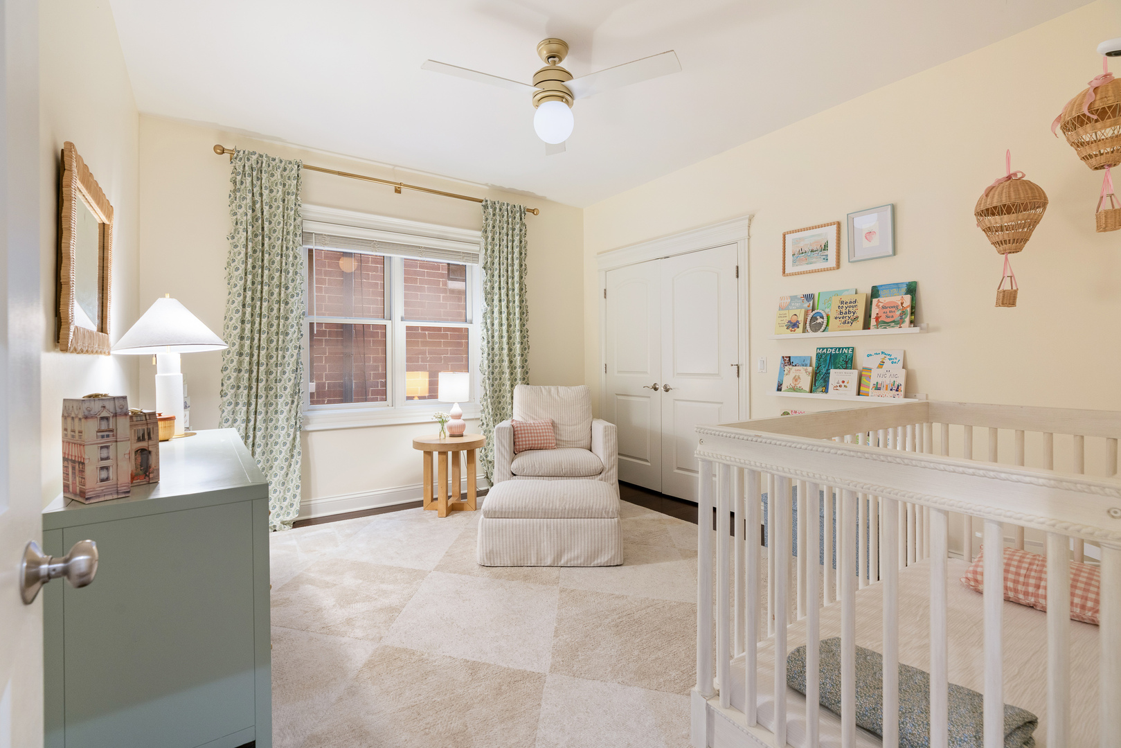 901 West Fletcher Street, Unit 2 Chicago, IL 60657 - Photo 18 of 23