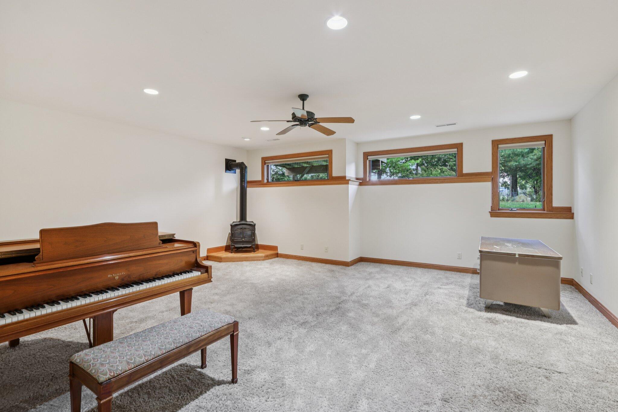 1233 Sherman Avenue West Fort Atkinson, WI 53538 - Photo 27 of 48 27