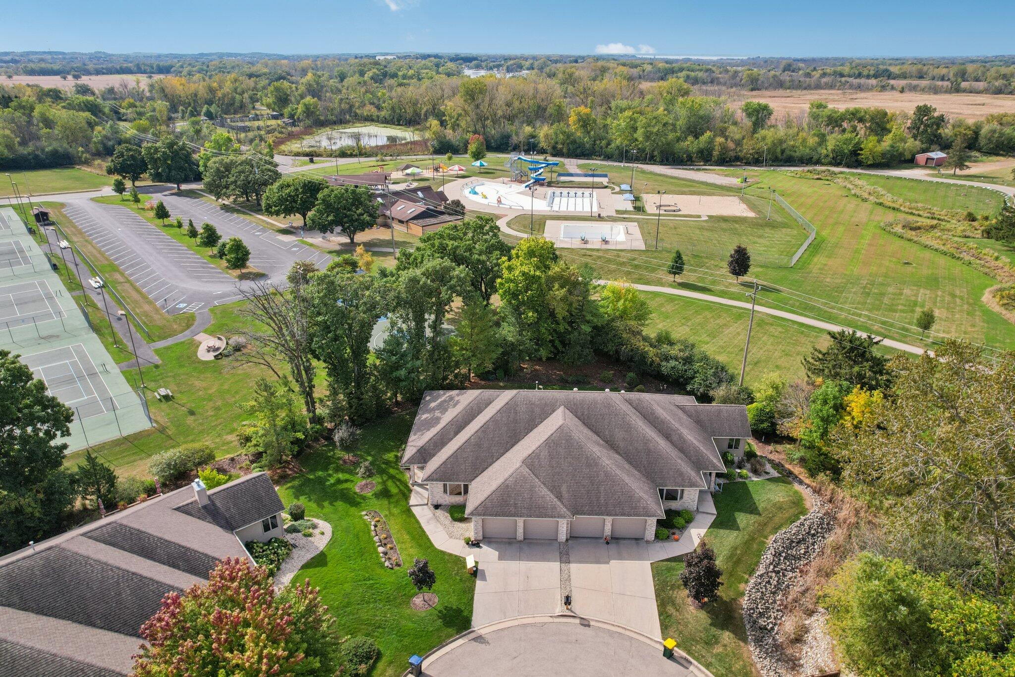 1233 Sherman Avenue West Fort Atkinson, WI 53538 - Photo 37 of 48 37