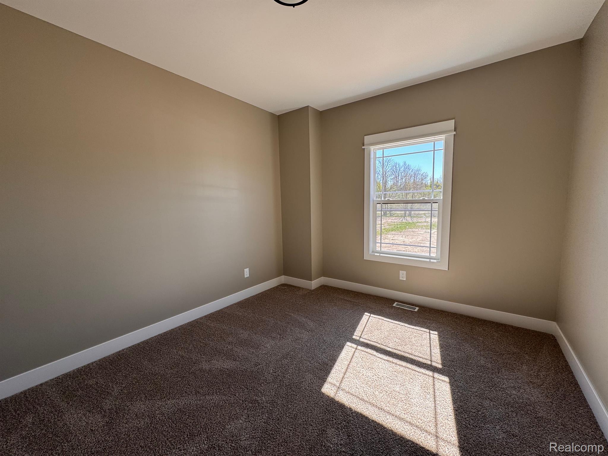 3560 South Creek Road Dryden, MI 48428 - Photo 16 of 21 Gallery Image 16