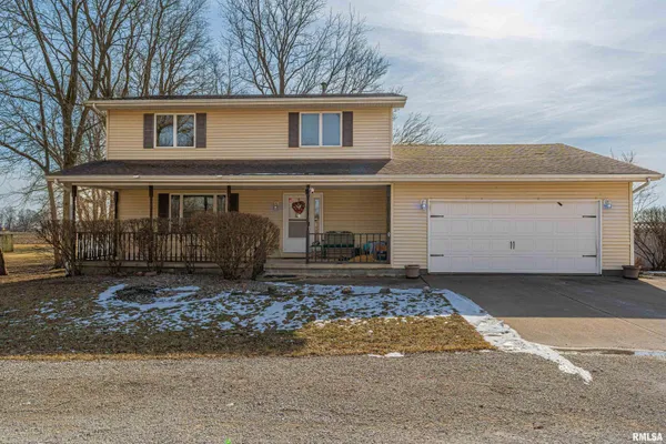 $230,000 | 511 West Carlisle Street, McLean, IL 61754