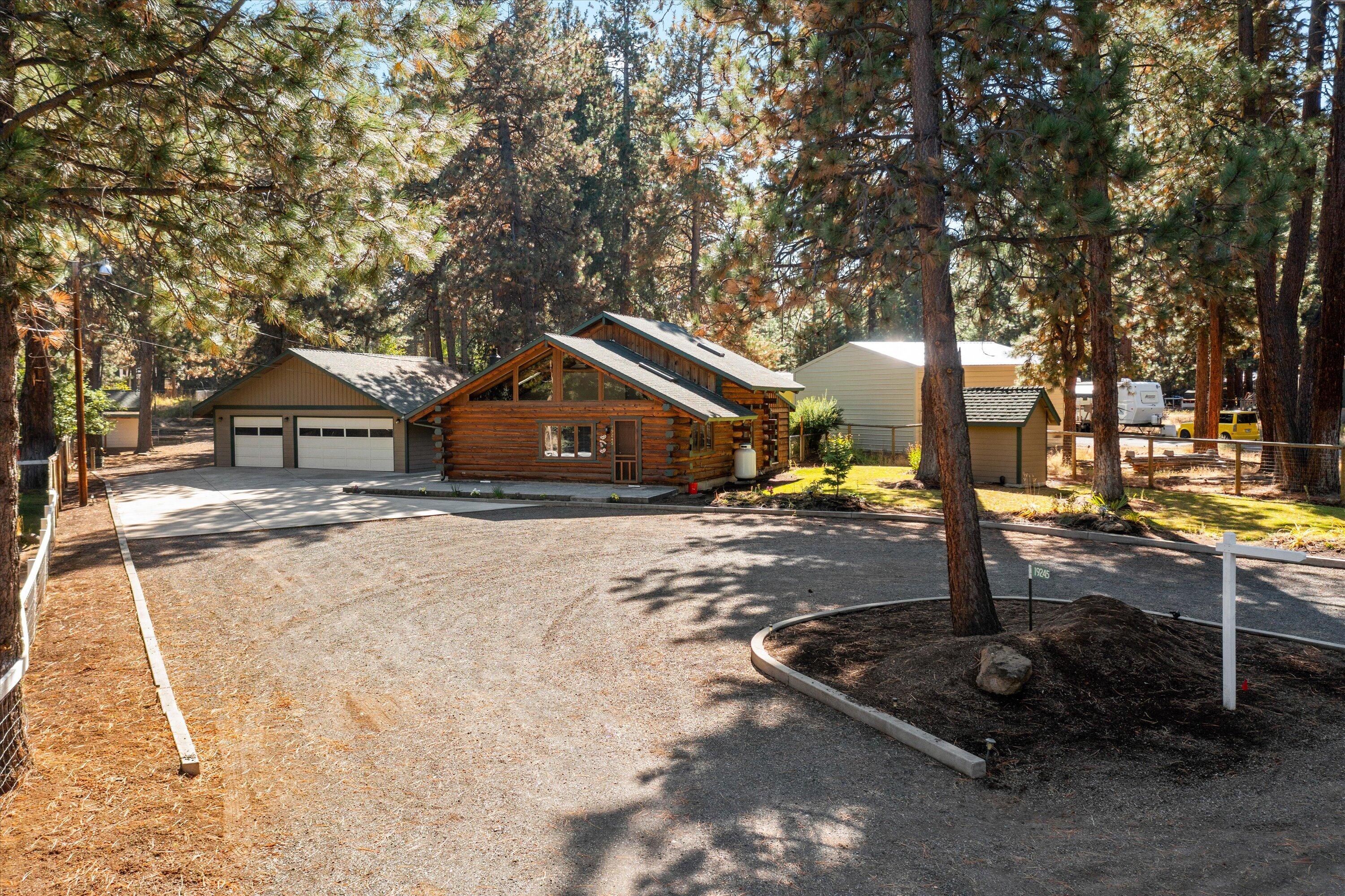 19245 Indian Summer Road Bend, OR 97702 - Photo 5 of 22 Circular driveway plenty of turn around space for Motor Homes boats etc