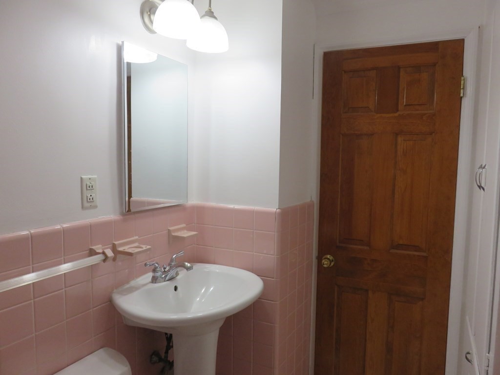37 Truman Road Newton, MA 02459 - Photo 17 of 33
