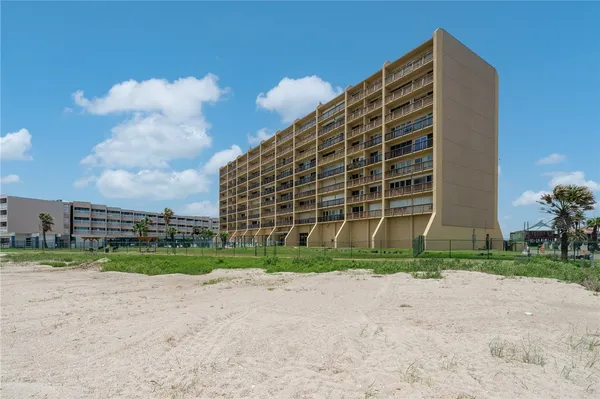 $229,000 | 4000 Surfside Boulevard, Unit 403, Corpus Christi, TX 78402