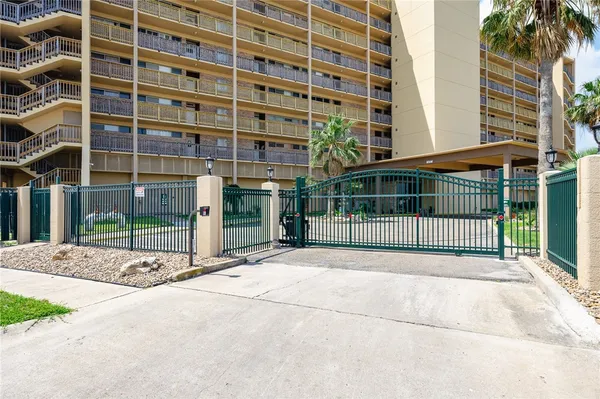 $229,000 | 4000 Surfside Boulevard, Unit 403, Corpus Christi, TX 78402
