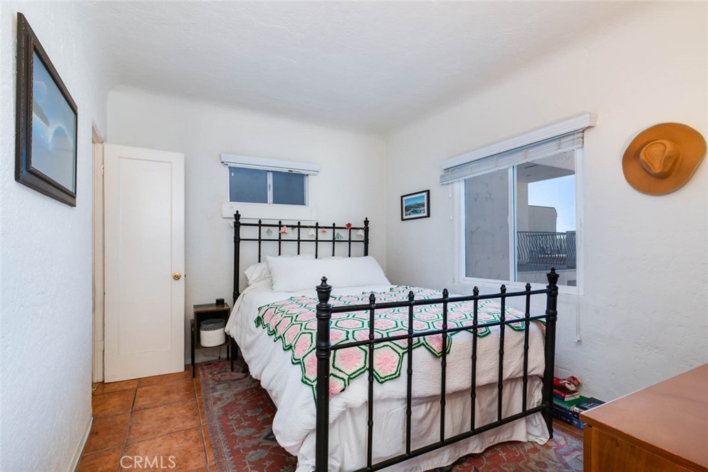 3809 Crest Drive Manhattan Beach, CA 90266 - Photo 6 of 12