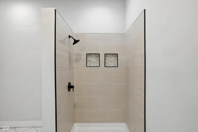 $2,400 | 1232 Keystone Avenue, Indianapolis, IN 46201