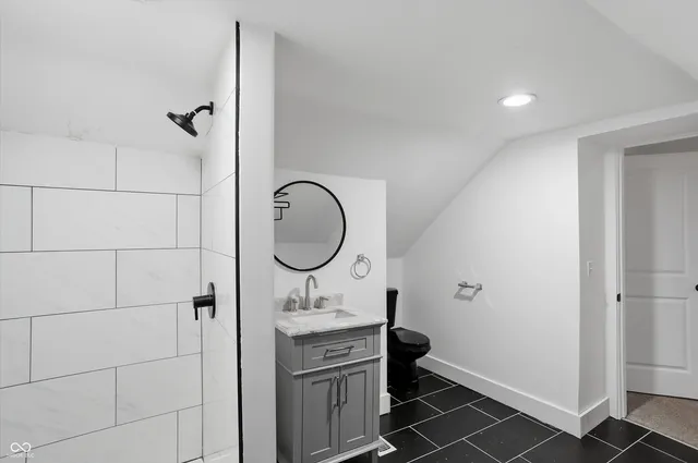 $2,400 | 1232 Keystone Avenue, Indianapolis, IN 46201