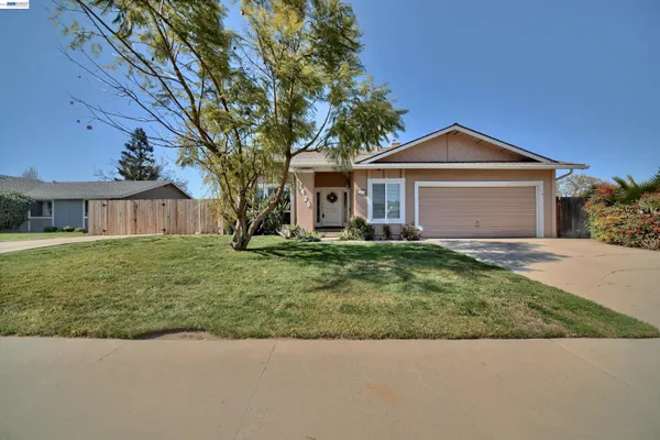 $585,000 | 1425 Forest Drive, Turlock, CA 95380