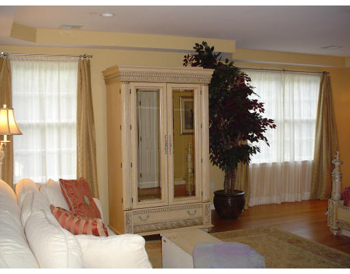 5 Dunedin Road Wellesley, MA 02481 - Photo 8 of 15