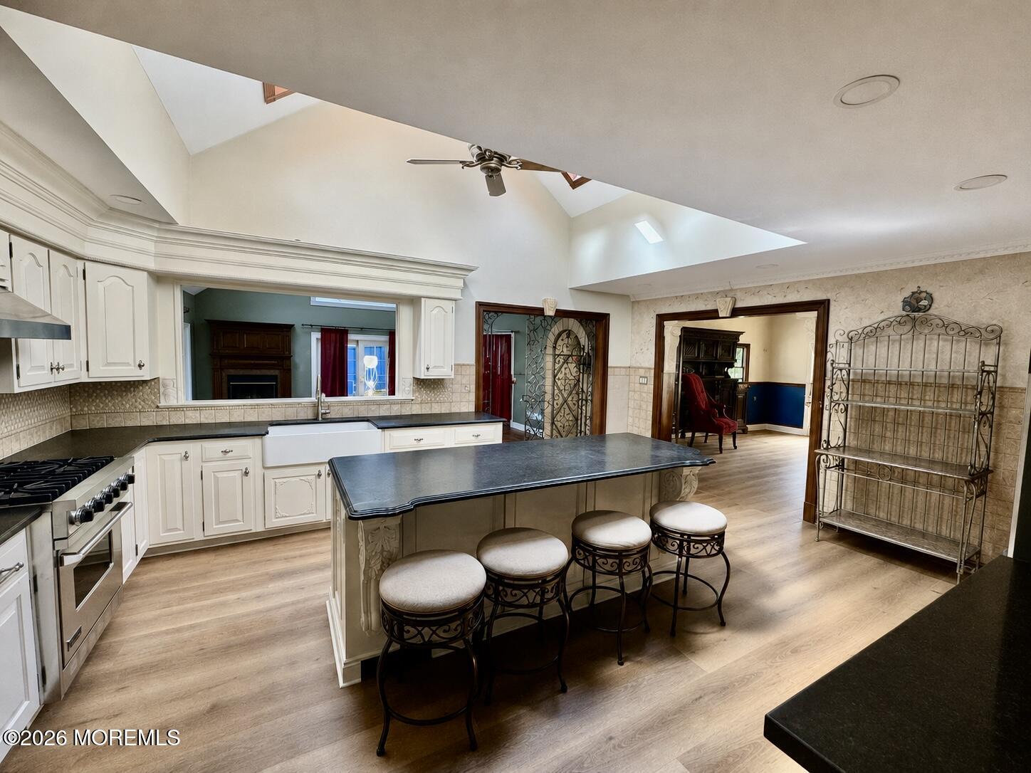 827 Holmdel Road Holmdel, NJ 07733 - Photo 5 of 13 321E744D-4259-4358-994D-7580F5813C33 3