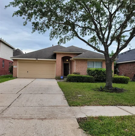 $2,050 | 15126 Summer Sunset Drive, Humble, TX 77396