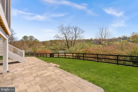 $1,200,000 | 35829 Peninsula Court, Round Hill, VA 20141