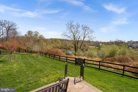 $1,200,000 | 35829 Peninsula Court, Round Hill, VA 20141