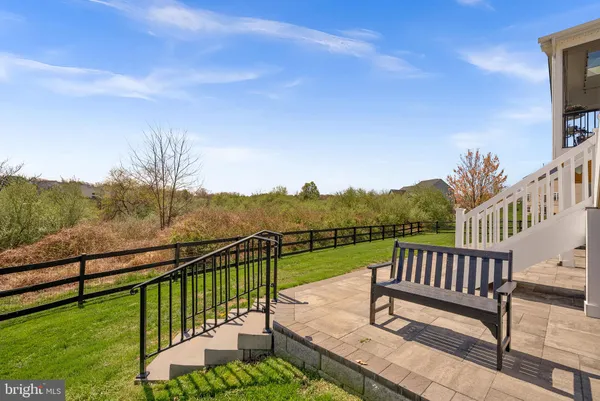 $1,200,000 | 35829 Peninsula Court, Round Hill, VA 20141