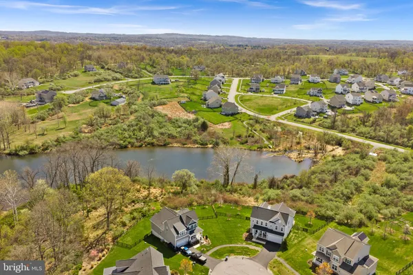 $1,200,000 | 35829 Peninsula Court, Round Hill, VA 20141