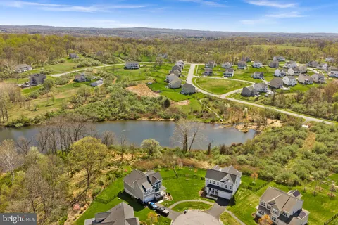 $1,200,000 | 35829 Peninsula Court, Round Hill, VA 20141