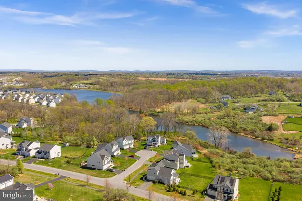$1,200,000 | 35829 Peninsula Court, Round Hill, VA 20141