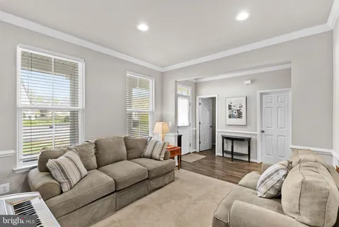 $1,200,000 | 35829 Peninsula Court, Round Hill, VA 20141