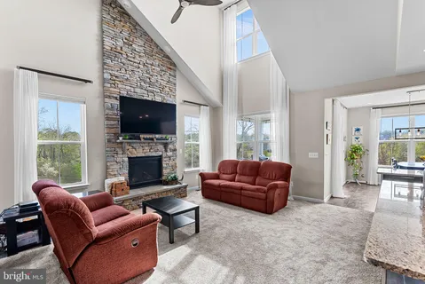 $1,200,000 | 35829 Peninsula Court, Round Hill, VA 20141