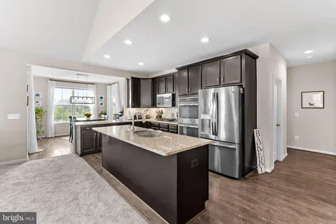 $1,200,000 | 35829 Peninsula Court, Round Hill, VA 20141