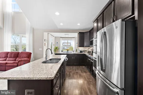 $1,200,000 | 35829 Peninsula Court, Round Hill, VA 20141