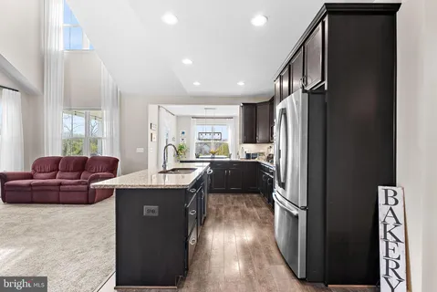 $1,200,000 | 35829 Peninsula Court, Round Hill, VA 20141