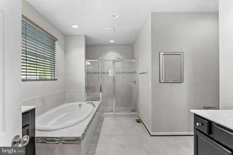 $1,200,000 | 35829 Peninsula Court, Round Hill, VA 20141