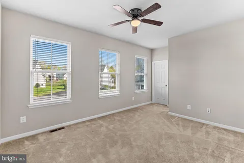 $1,200,000 | 35829 Peninsula Court, Round Hill, VA 20141